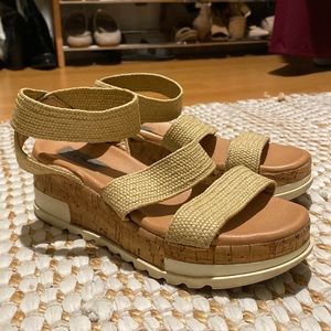 Steve Madden woven strap platform sandal